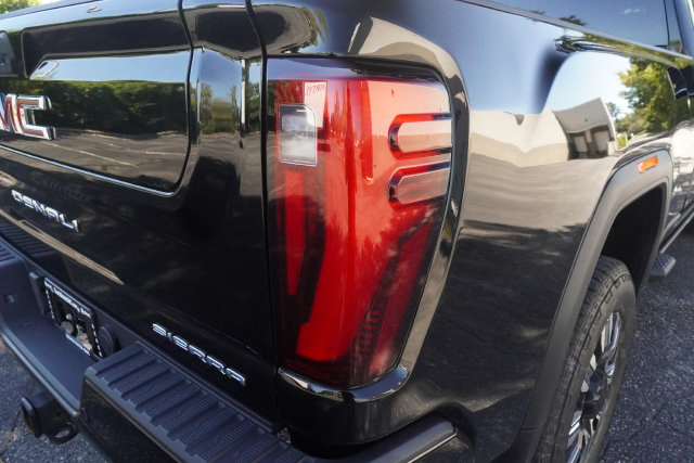 Used 2024 GMC Sierra 3500 Denali AWD/4WD image 36