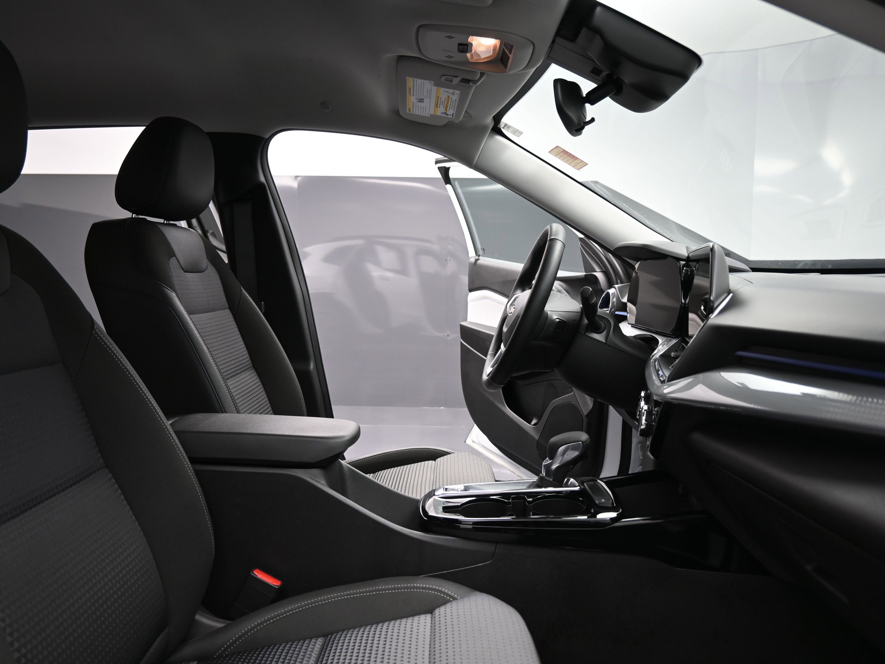 Used 2025 Chevrolet Trax LT w/ Driver Confidence Package image 19