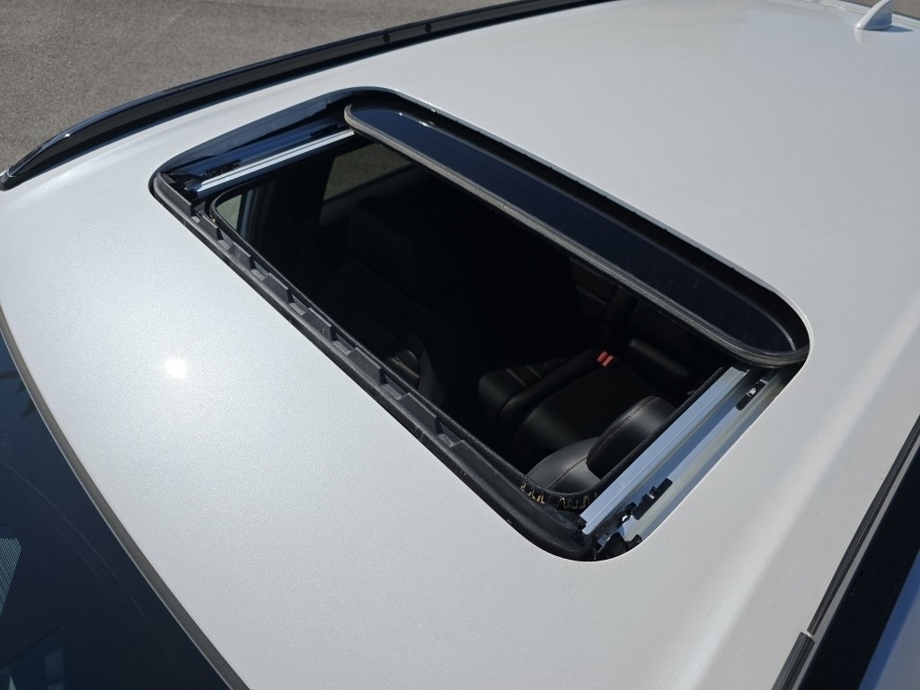 Used 2022 Honda CR-V Touring image 5