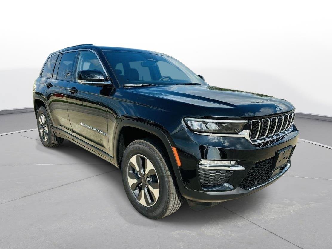New 2024 Jeep Grand Cherokee Limited 4xe w/ Luxury Tech Group II AWD/4WD image 2