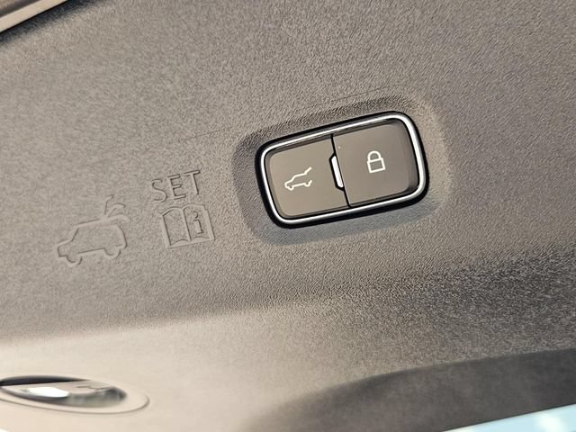 New 2027 Ford Expedition Platinum w/ Stealth Appearance Package AWD/4WD image 8