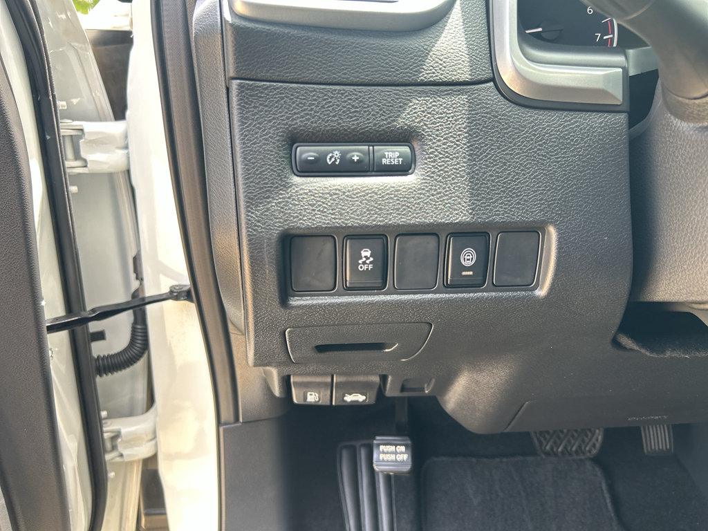 Certified 2024 Nissan Murano SV w/ SV Midnight Edition Package FWD image 25