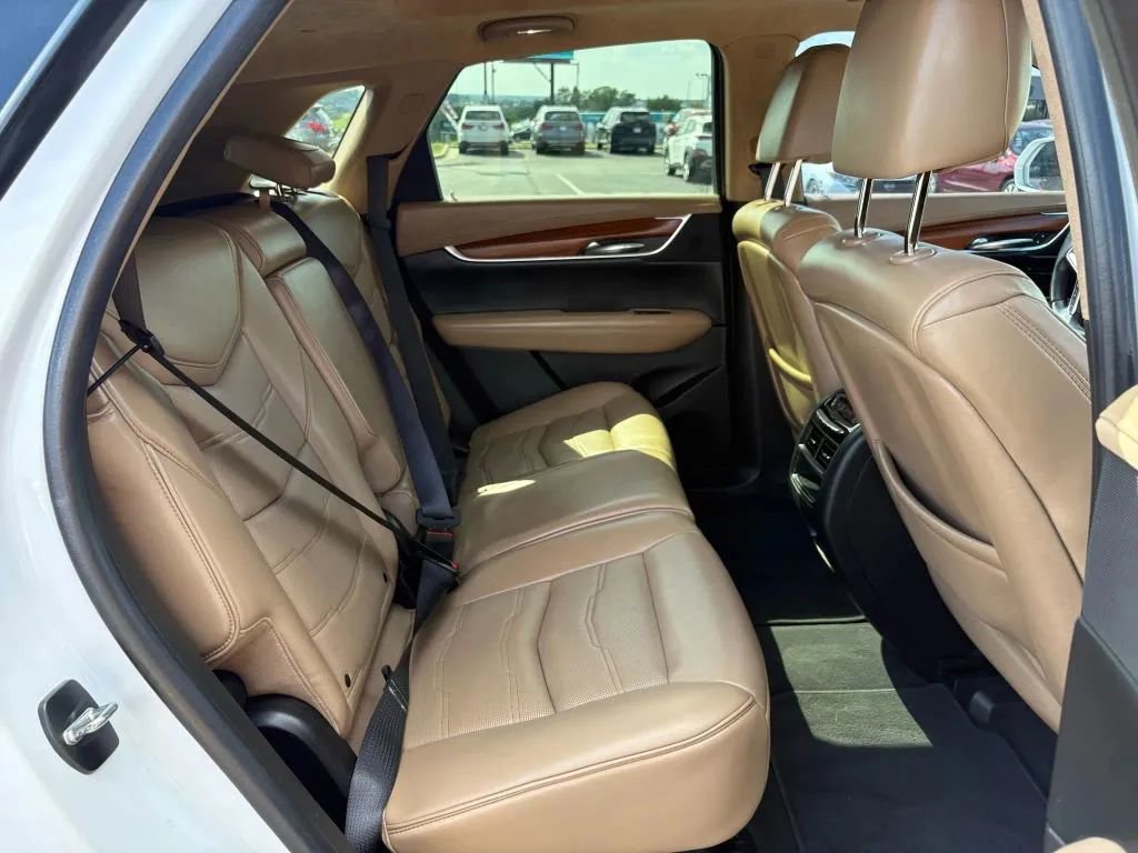 Used 2017 Cadillac XT5 Platinum AWD/4WD image 17