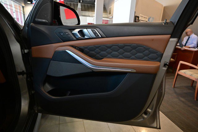Used 2022 BMW X5 M w/ Competition Package 2 AWD/4WD image 28