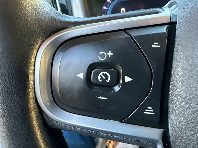 Used 2024 Volvo XC60 B5 Core image 32