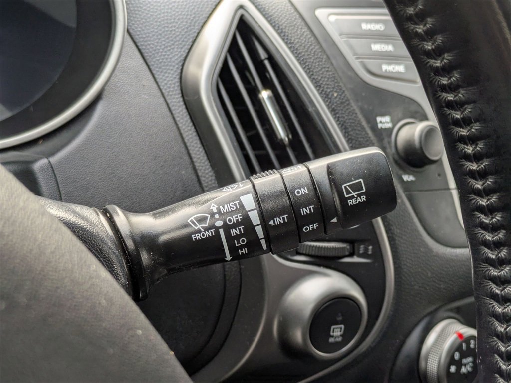 Used 2015 Hyundai Tucson SE image 20