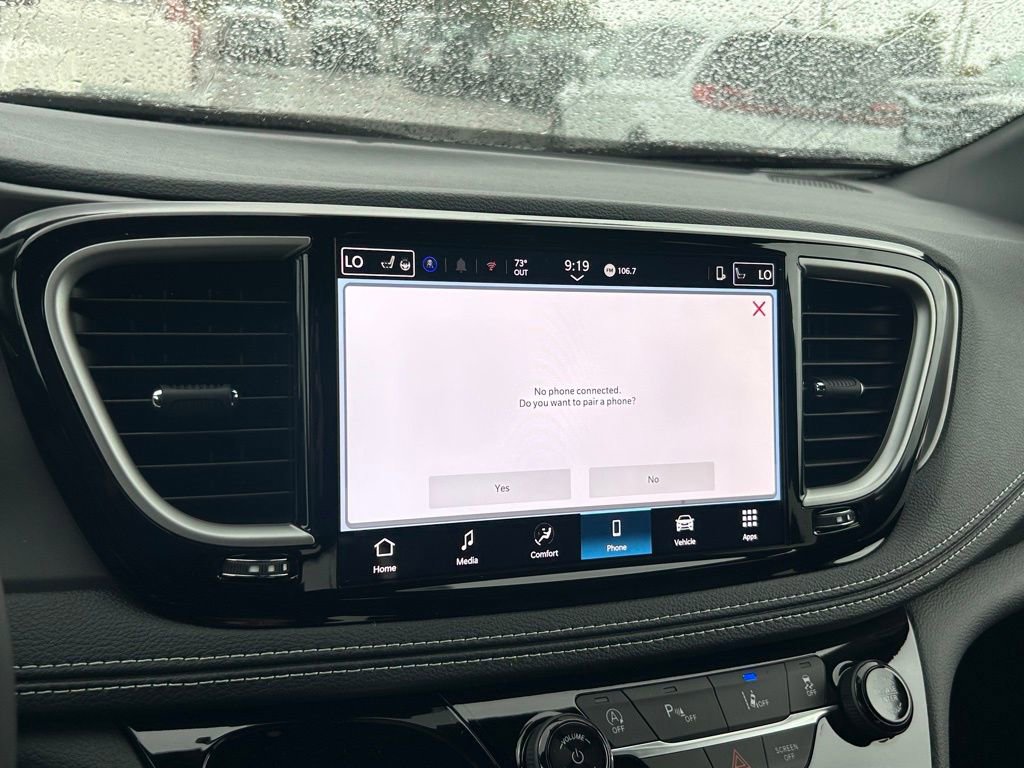 New 2026 Chrysler Pacifica Select image 42