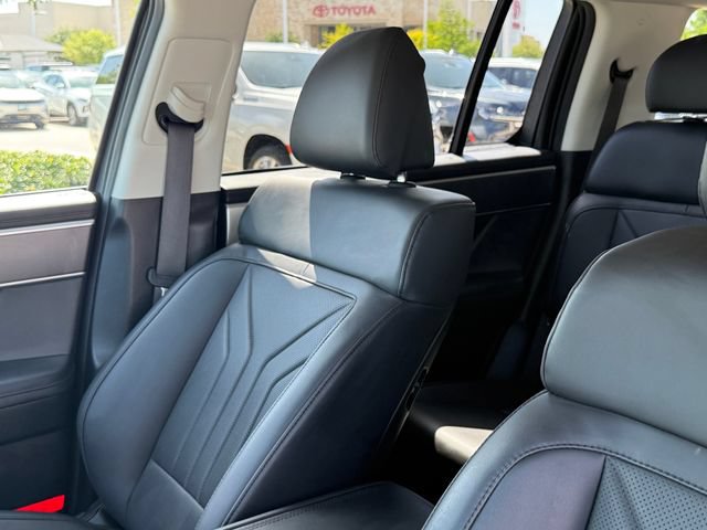 Used 2026 Hyundai Santa Fe SEL FWD image 11