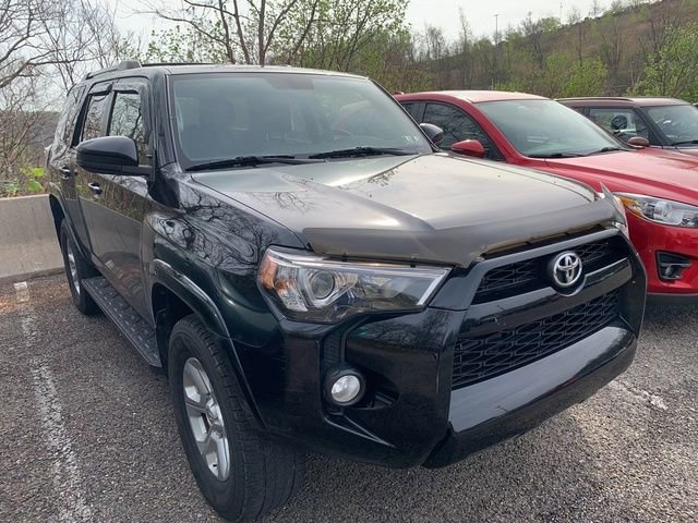 Used 2019 Toyota 4Runner SR5 AWD/4WD image 4