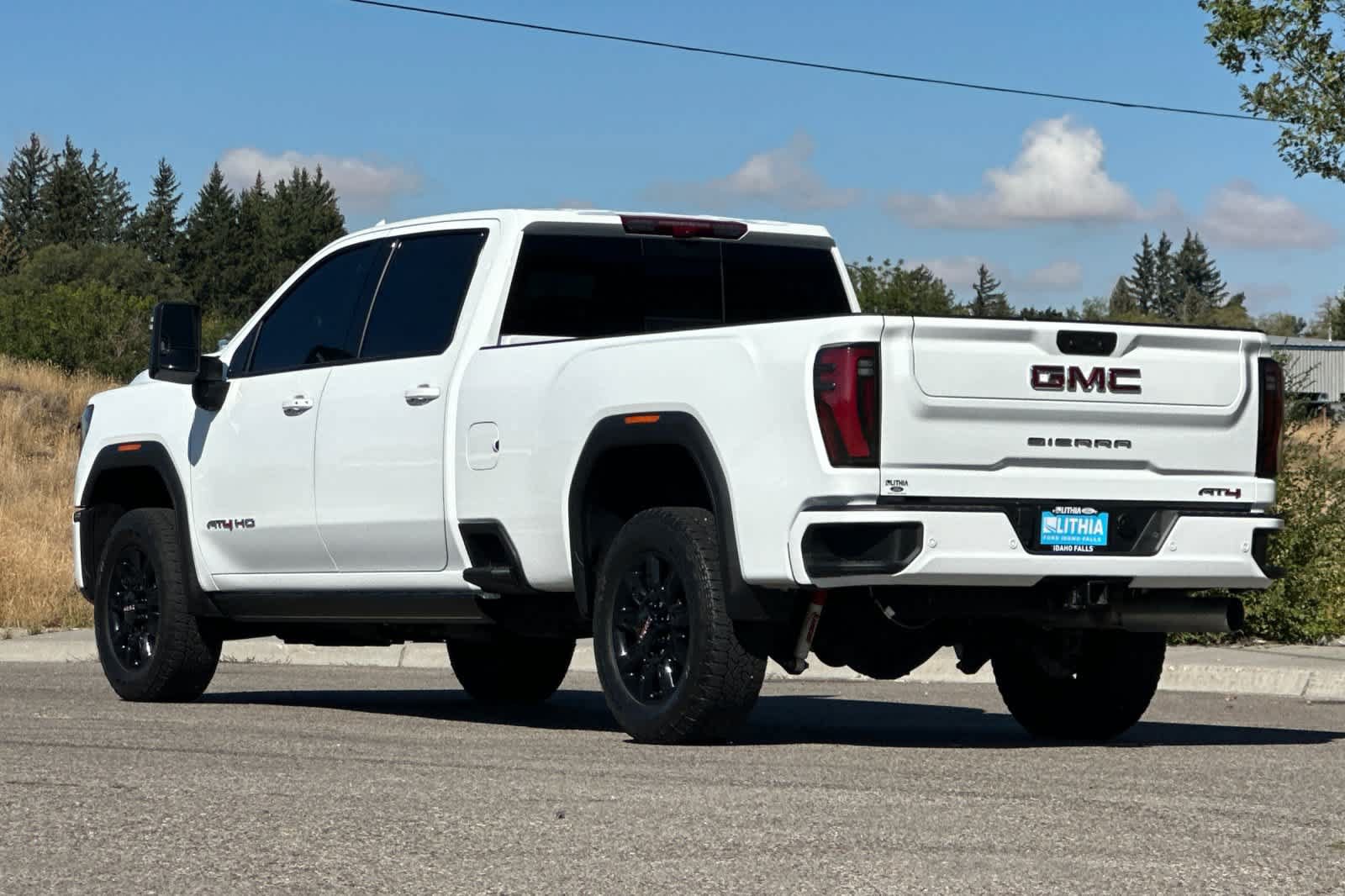 Used 2024 GMC Sierra 3500 AT4 w/ AT4 Premium Plus Package AWD/4WD image 6