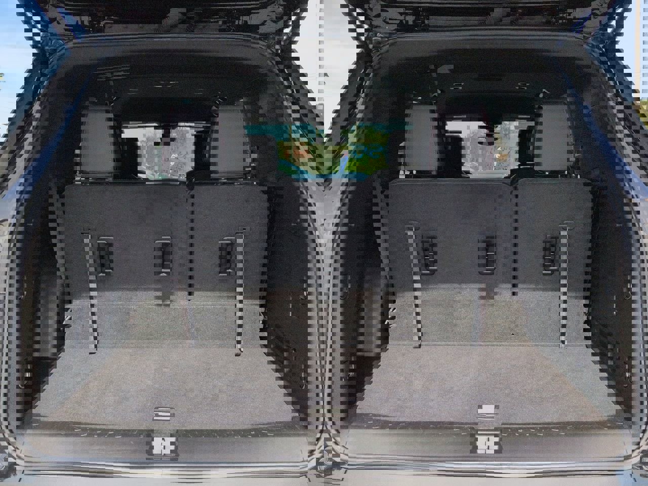 Used 2023 Chevrolet Traverse RS image 13