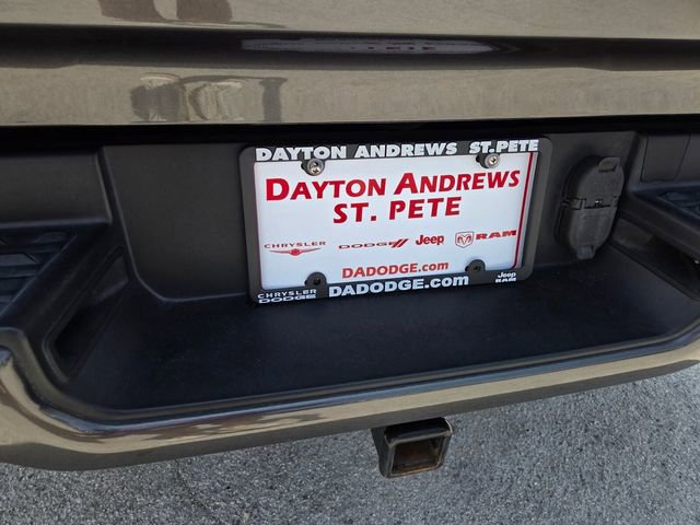 Used 2019 RAM 1500 Laramie w/ Sport Appearance Package AWD/4WD image 10