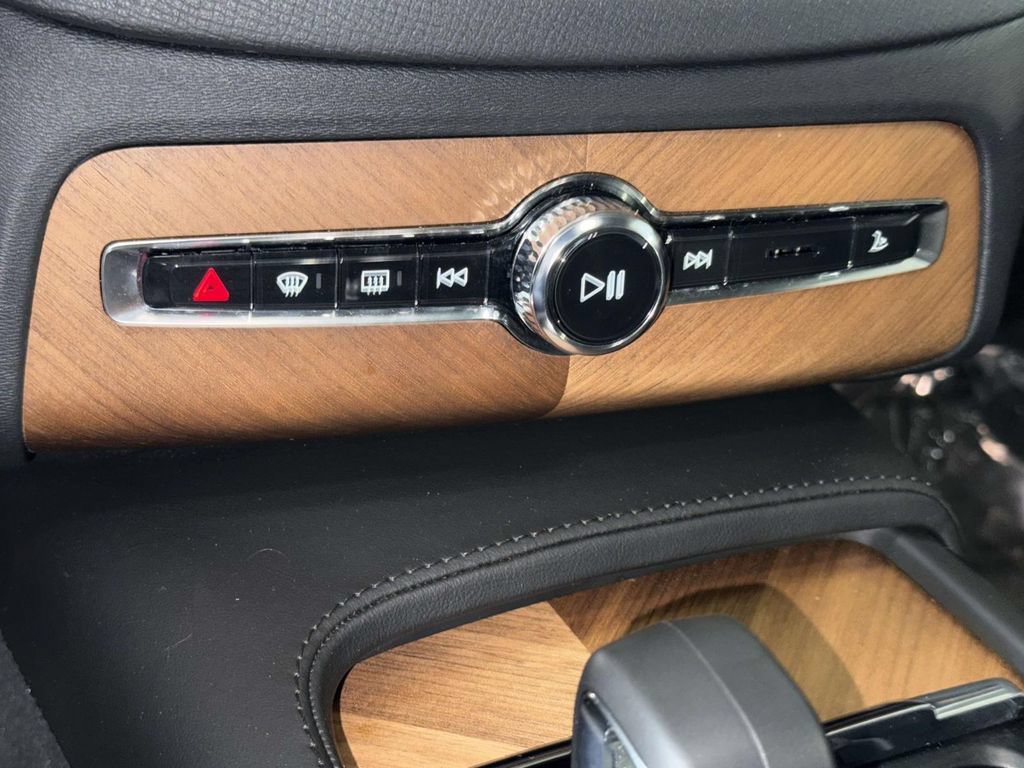 Used 2023 Volvo XC90 T8 Plus AWD/4WD image 26