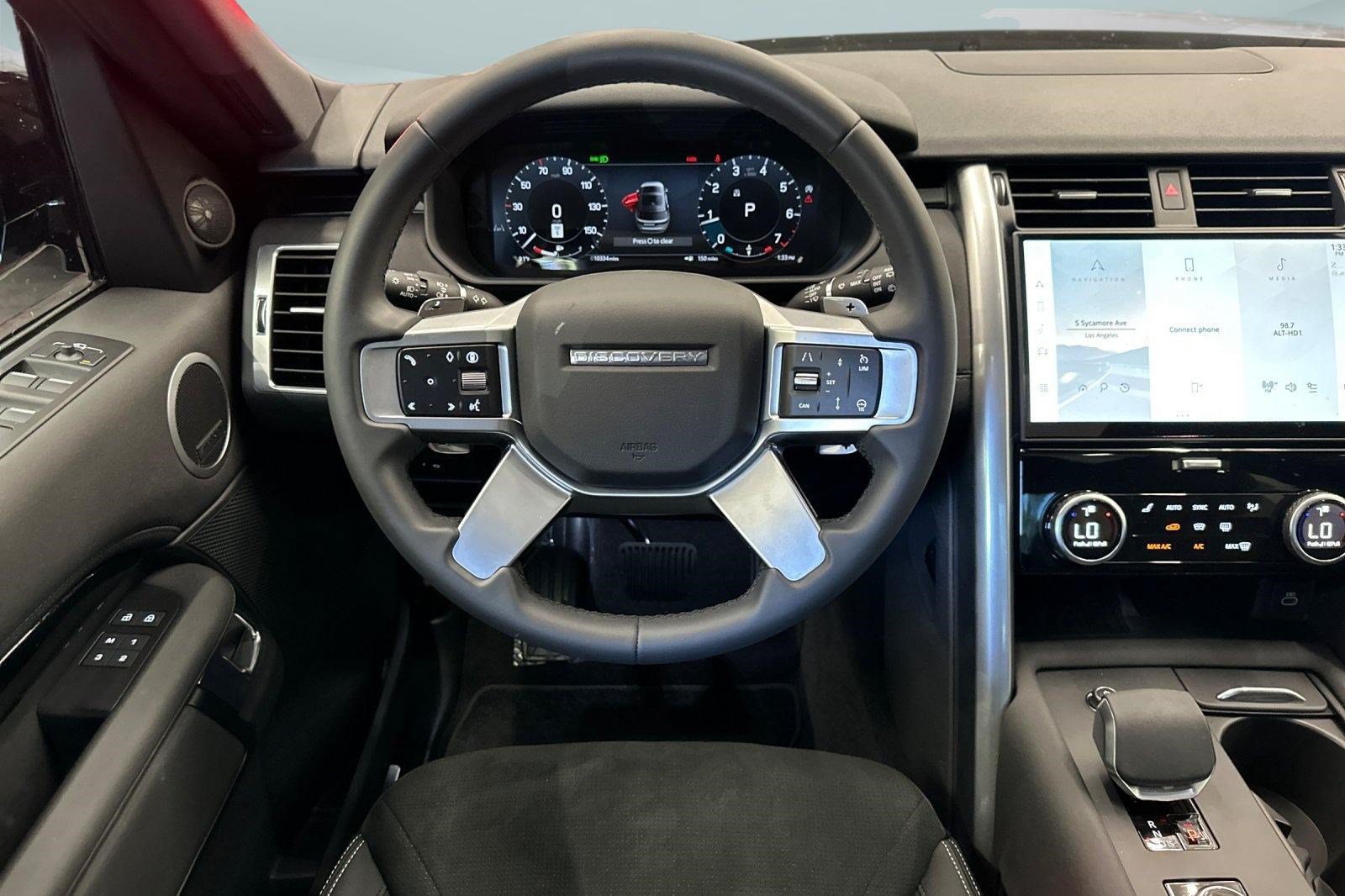 Certified 2025 Land Rover Discovery S AWD/4WD image 32