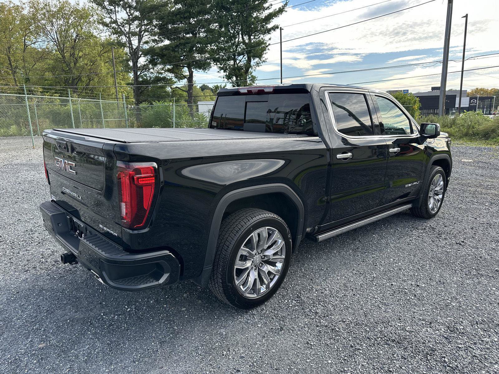 Used 2024 GMC Sierra 1500 Denali w/ Denali Reserve Package AWD/4WD image 7