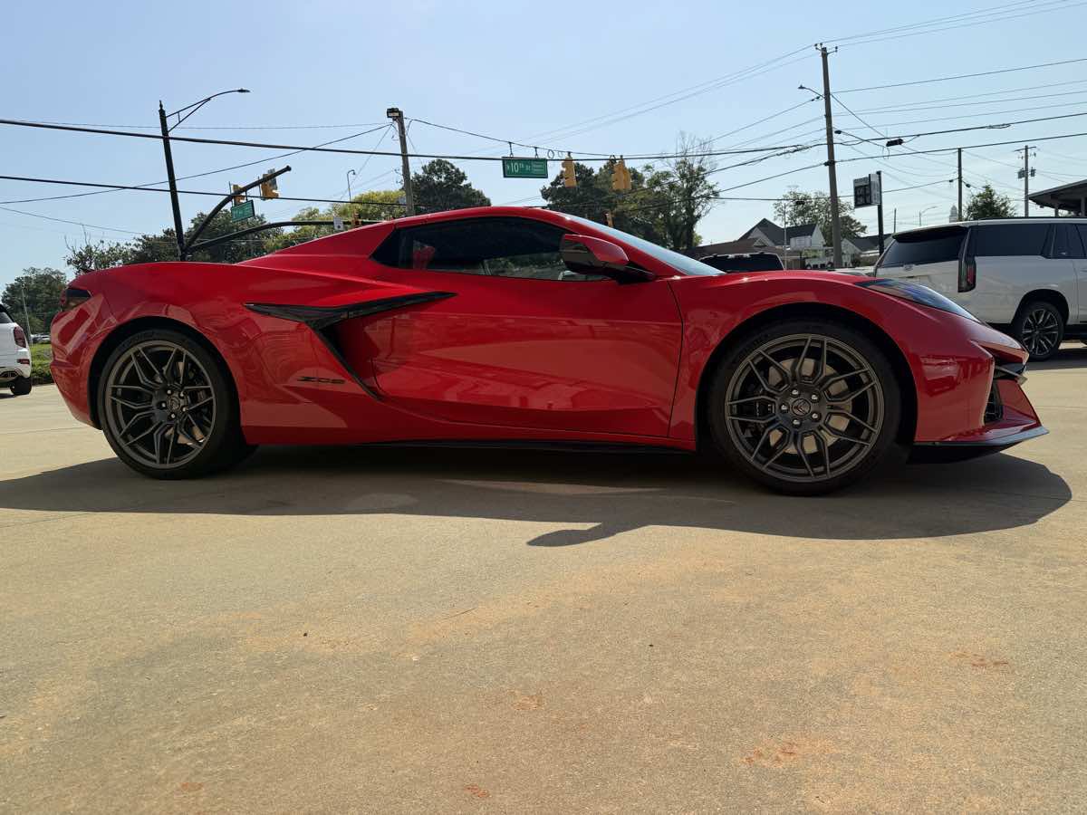 Used 2026 Chevrolet Corvette Z06 RWD image 5