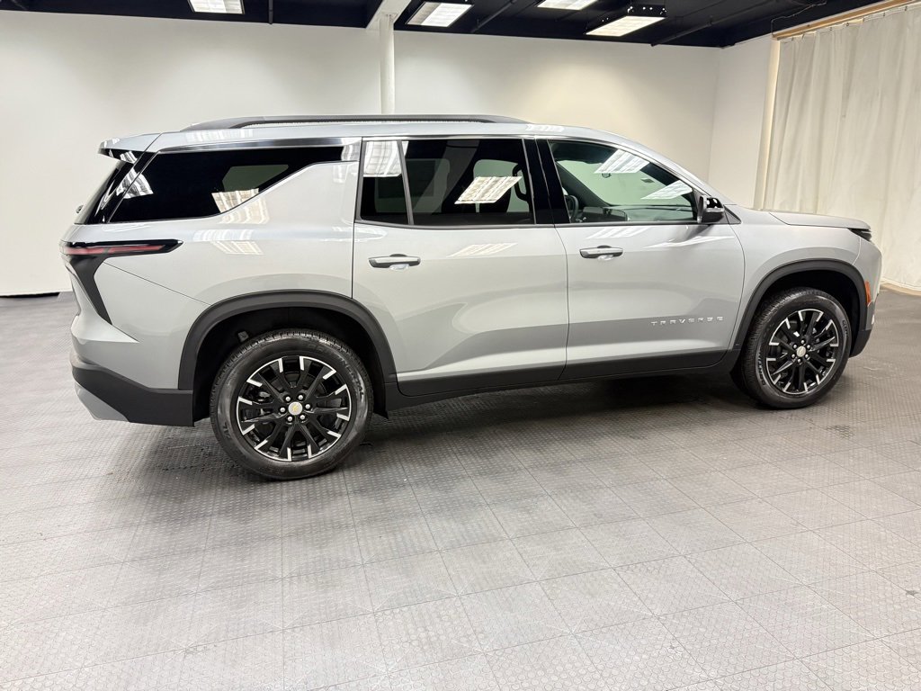 New 2026 Chevrolet Traverse LT w/ Sun and Wheel Package image 8