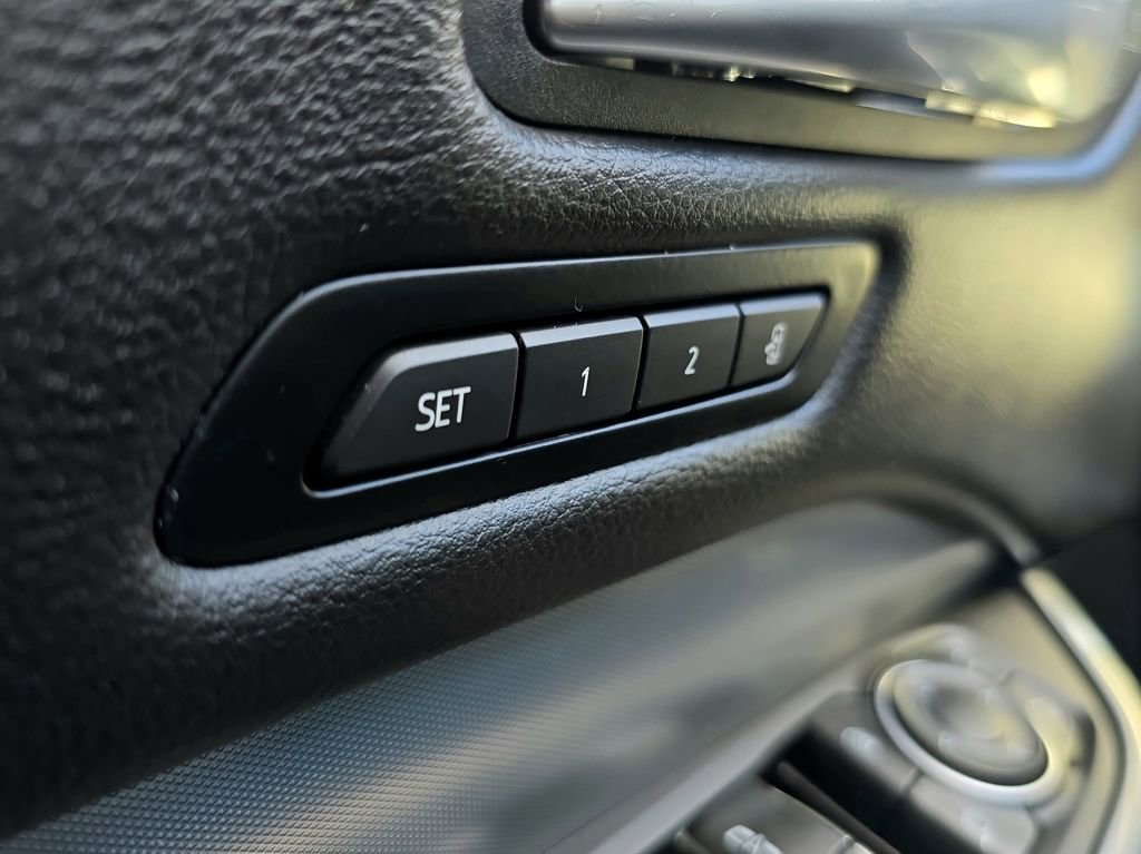 Used 2022 Cadillac XT4 Premium Luxury w/ Safety Alert Package image 17