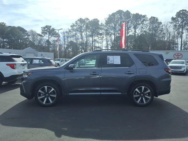 Used 2025 Honda Pilot Touring image 3