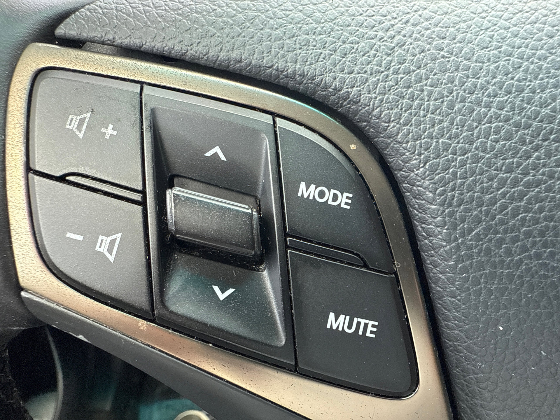 Used 2013 Hyundai Azera w/ Technology Pkg FWD image 29