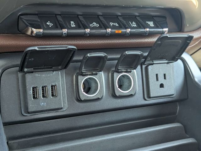 Used 2015 Chevrolet Silverado 2500 High Country w/ Duramax Plus Package AWD/4WD image 22
