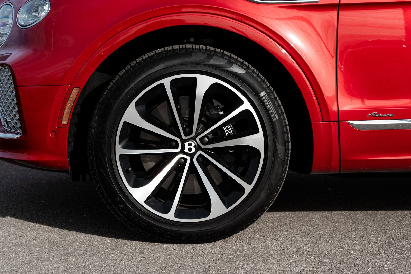 Used 2024 Bentley Bentayga Extended Wheelbase image 6