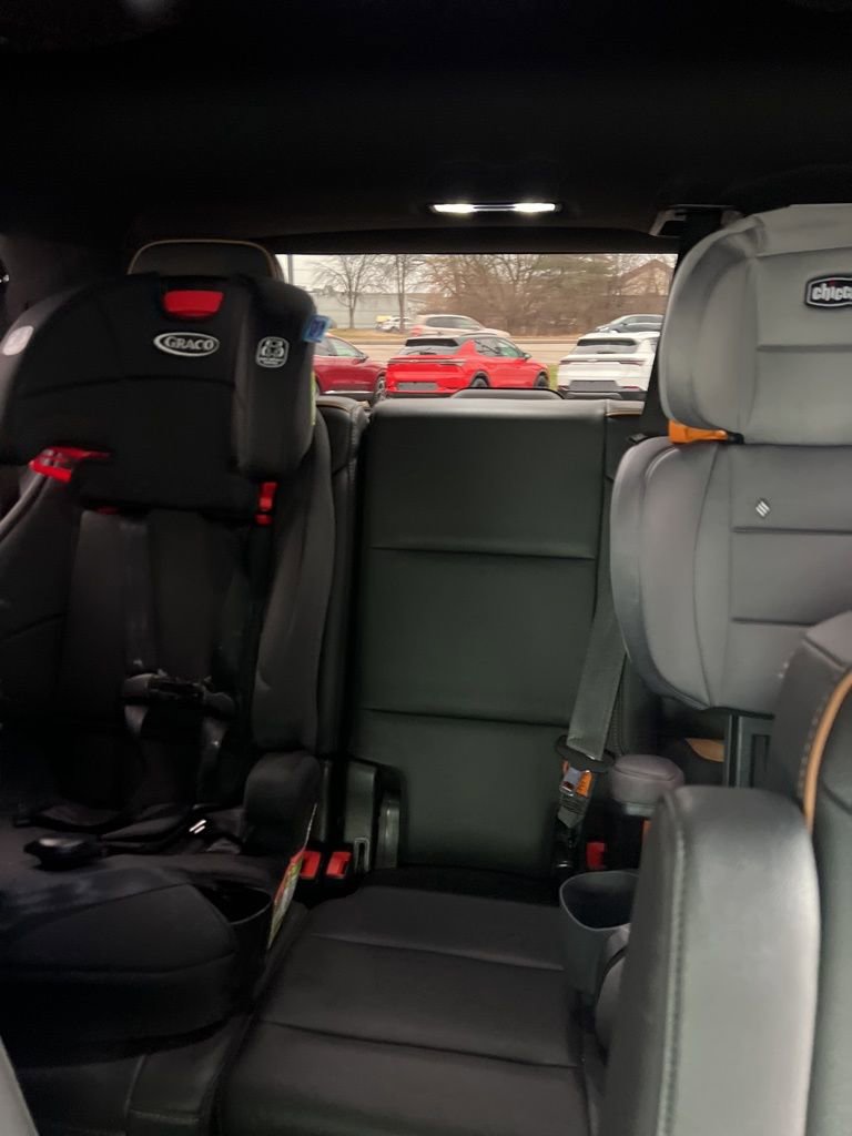 Used 2021 GMC Yukon AT4 w/ AT4 Premium Plus Package image 28