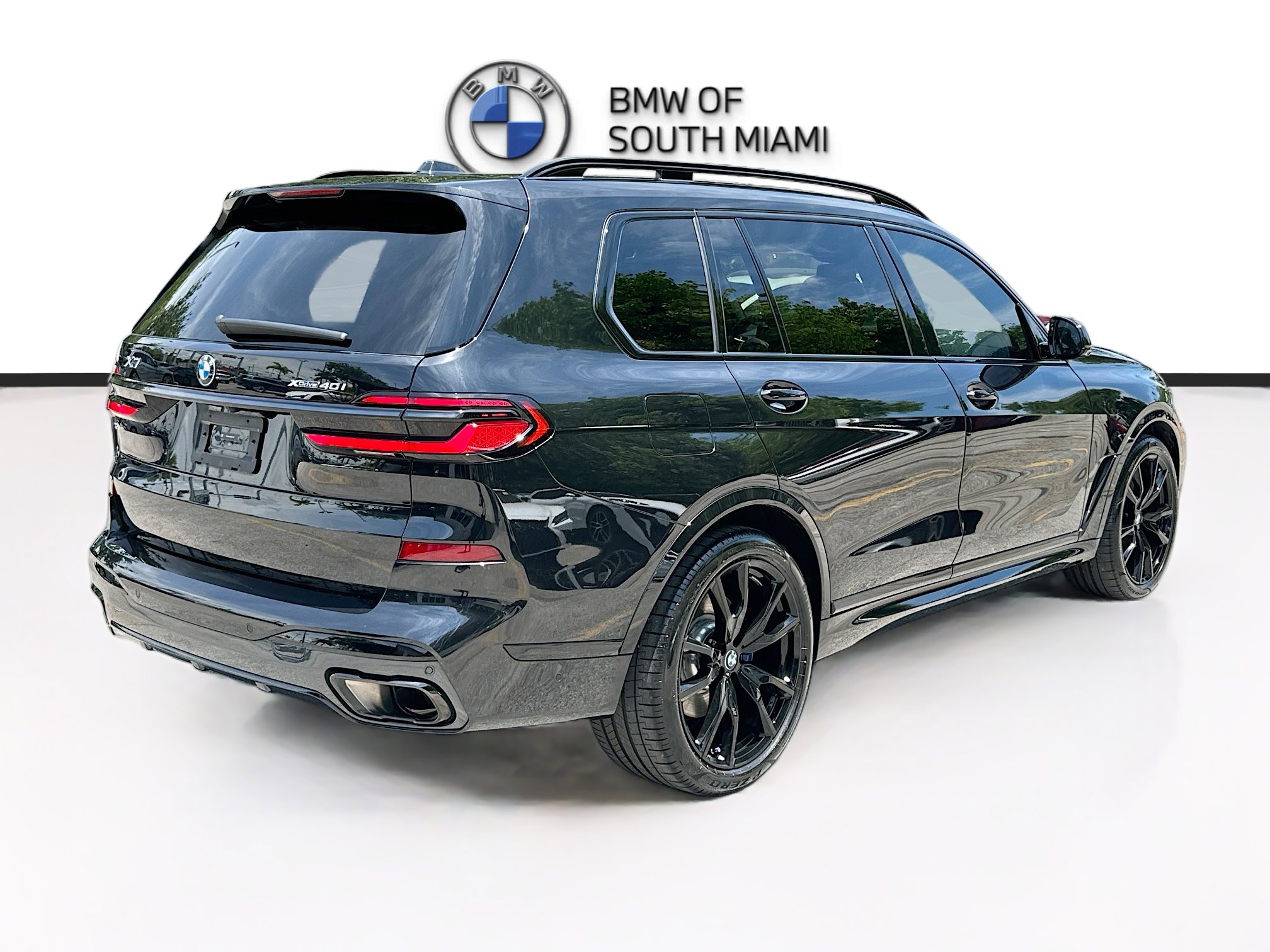 Used 2025 BMW X7 xDrive40i w/ M Sport Package AWD/4WD image 7
