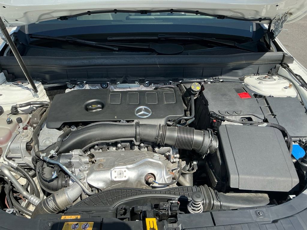 Used 2021 Mercedes-Benz GLB 250 image 25