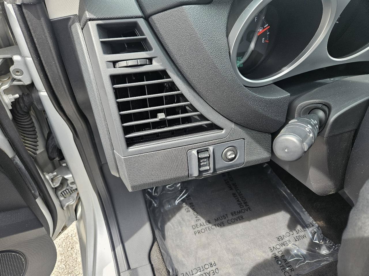 Used 2010 Chrysler Sebring Touring FWD image 16