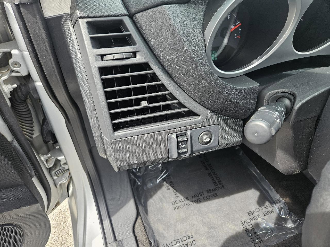 Used 2010 Chrysler Sebring Touring FWD image 16