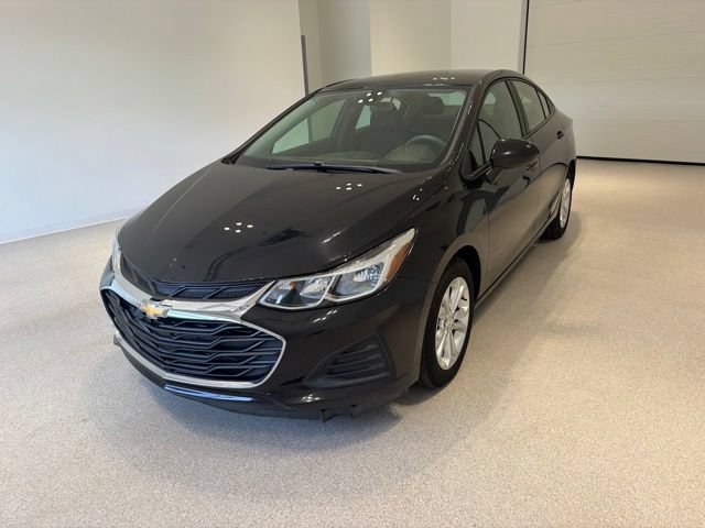 Certified 2019 Chevrolet Cruze LS w/ LS Convenience Package FWD image 3