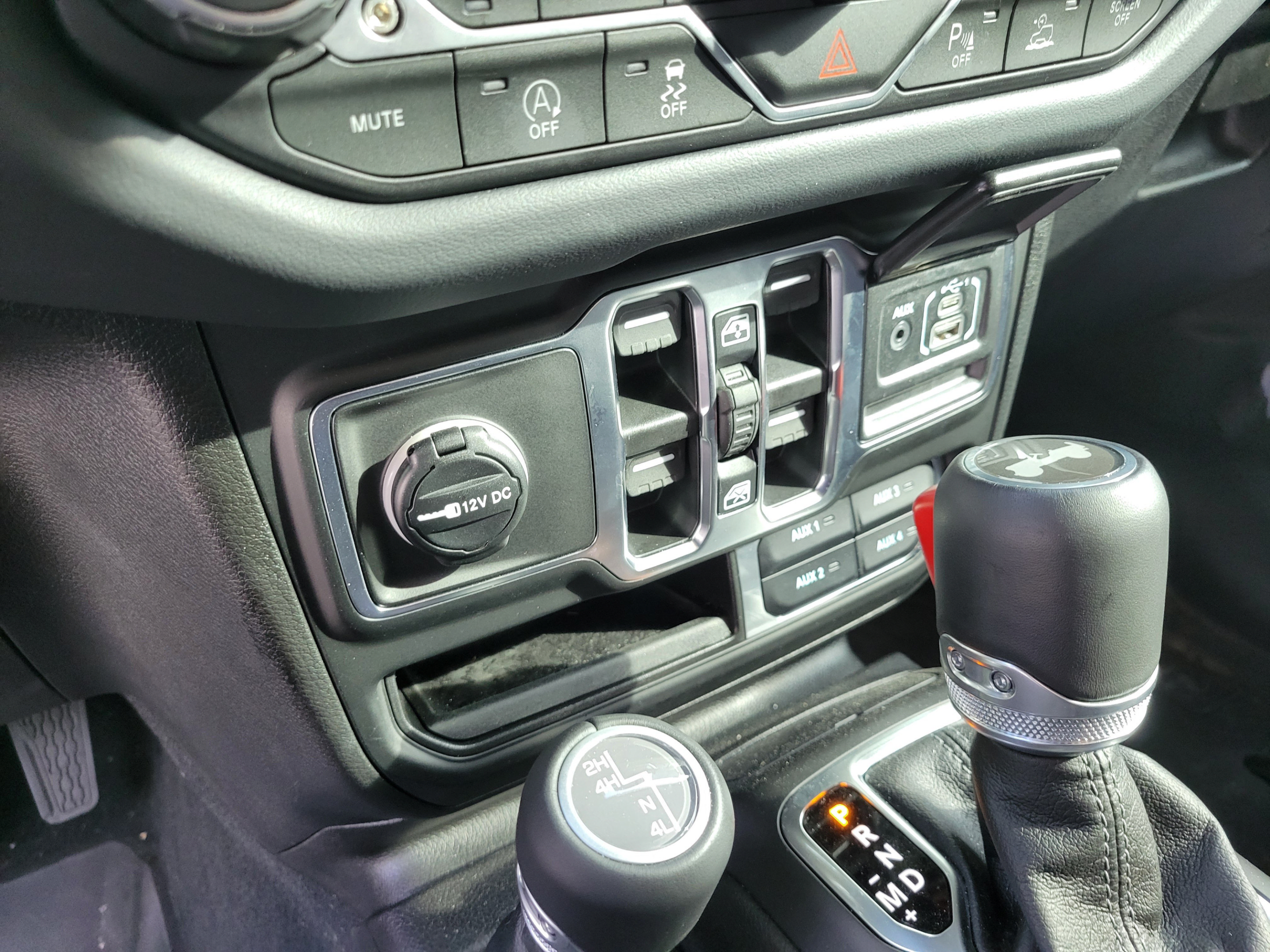 Used 2026 Jeep Wrangler Unlimited Sahara AWD/4WD image 19