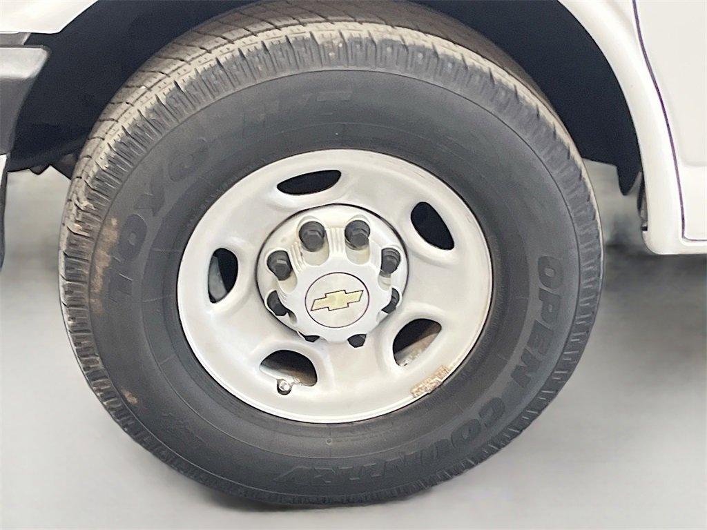 Used 2024 Chevrolet Express 2500 w/ Driver Convenience Package image 27