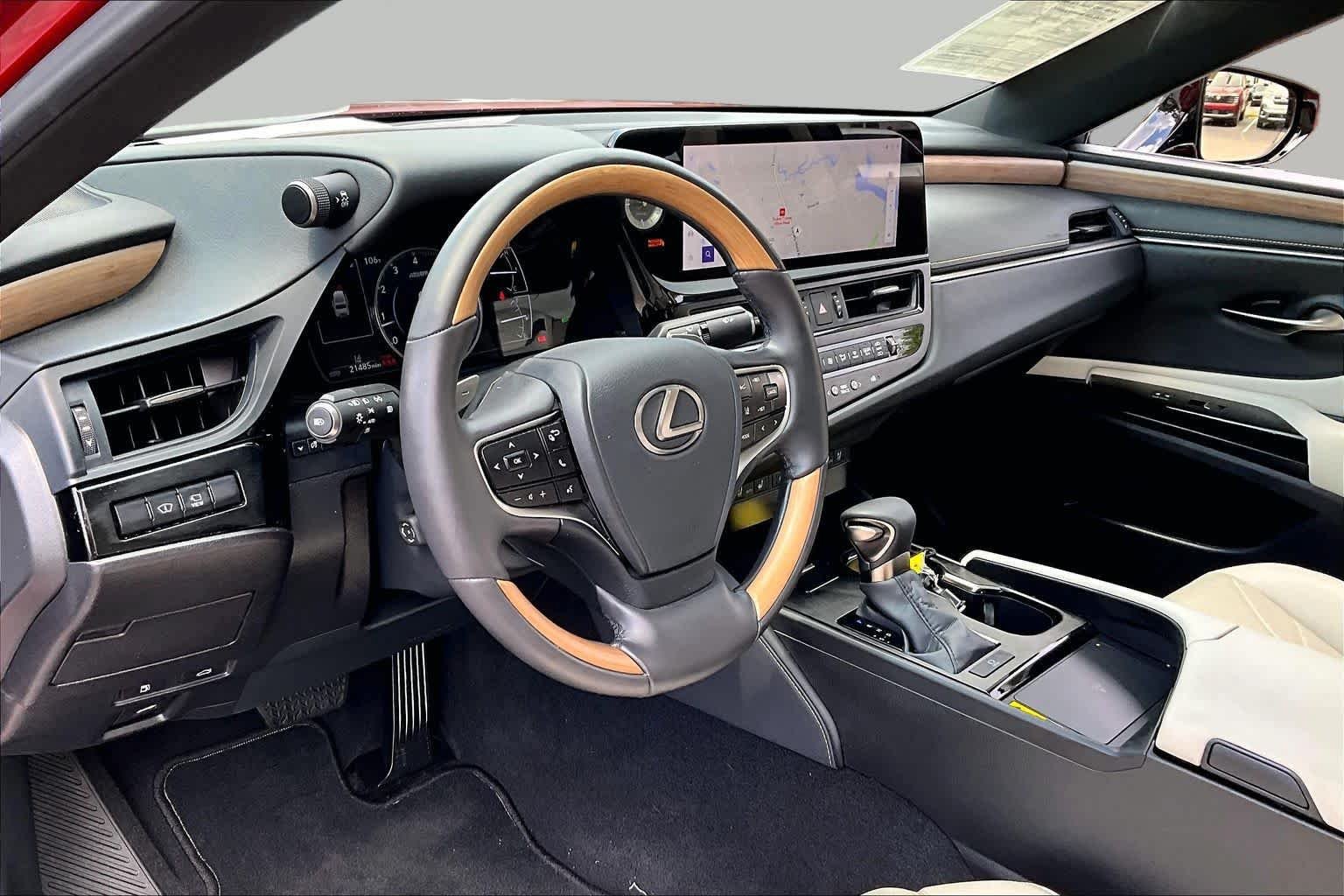 Used 2024 Lexus ES 350 Ultra Luxury w/ Accessory Package (Z2) FWD image 21
