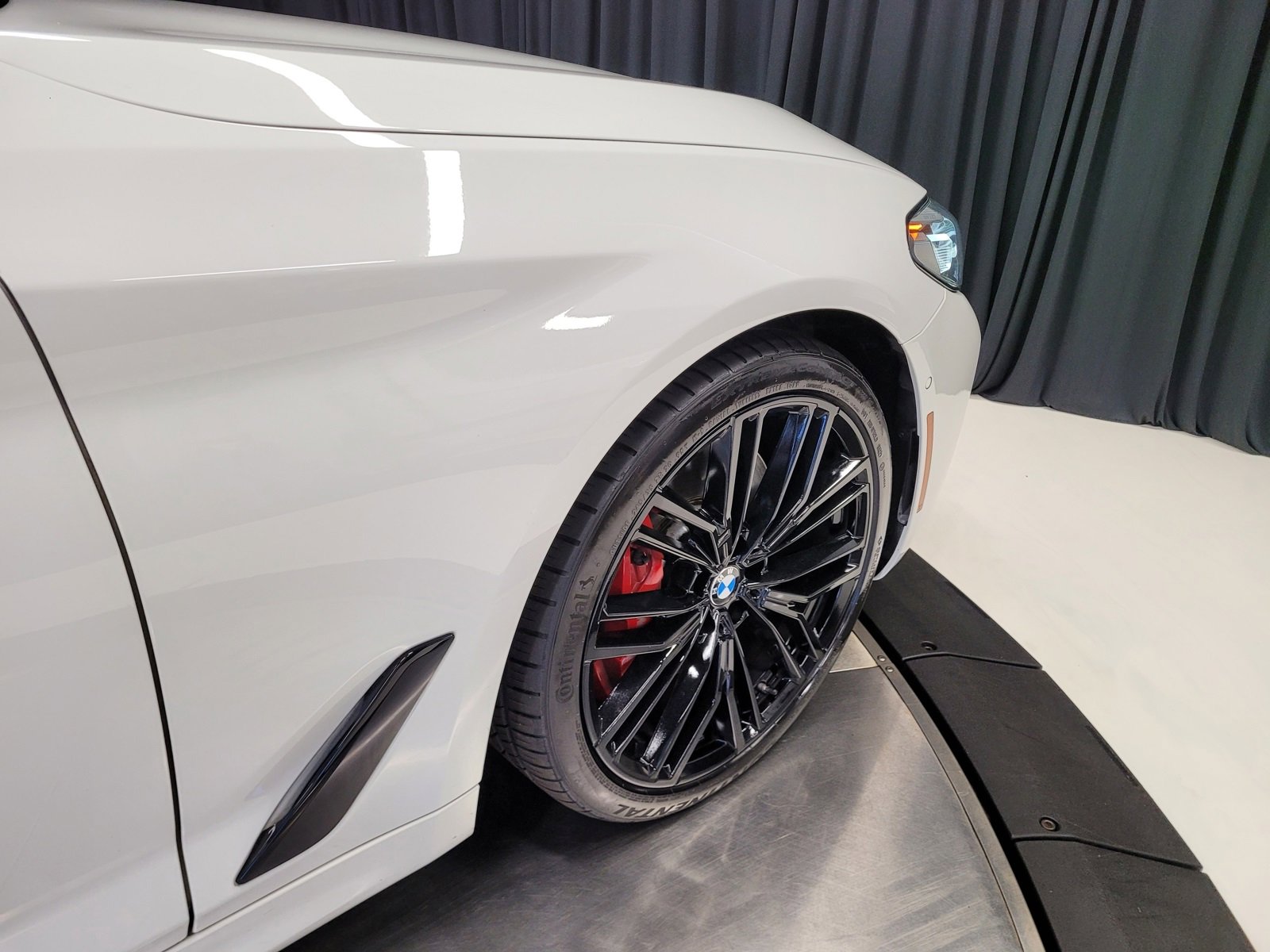 Used 2021 BMW 540i w/ M Sport Package image 42