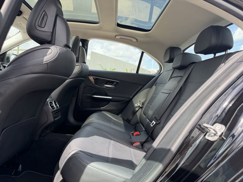 Used 2025 Mercedes-Benz C 300 Sedan image 29