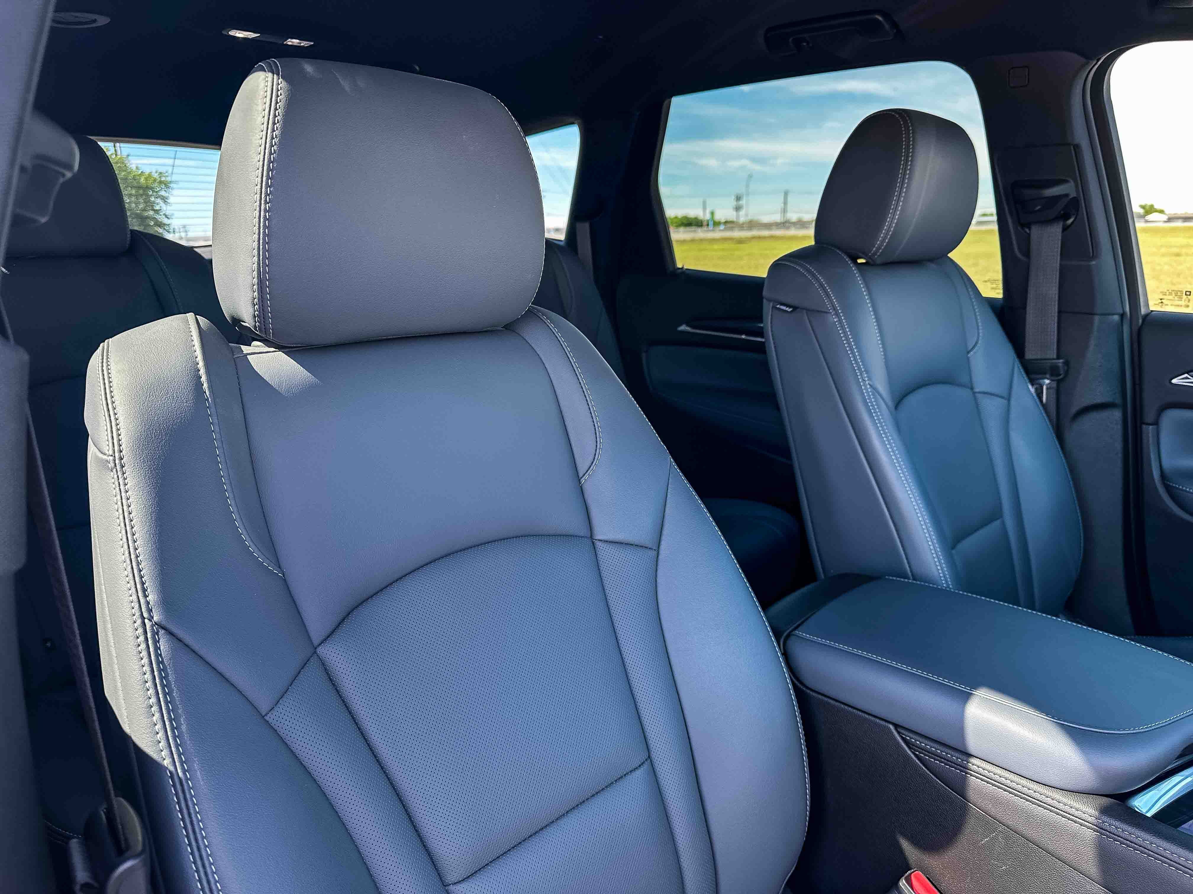 Used 2023 Buick Enclave Essence w/ Sport Touring Edition FWD image 26