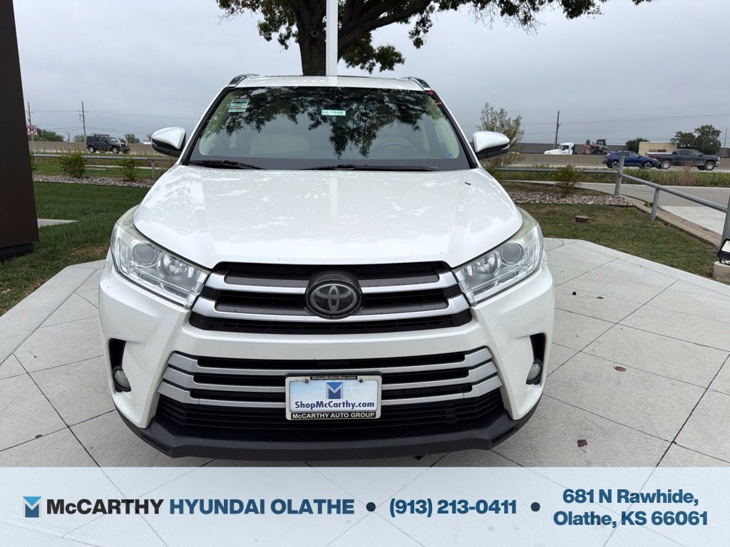 Used 2017 Toyota Highlander XLE w/ Protection Package #3 AWD/4WD image 11