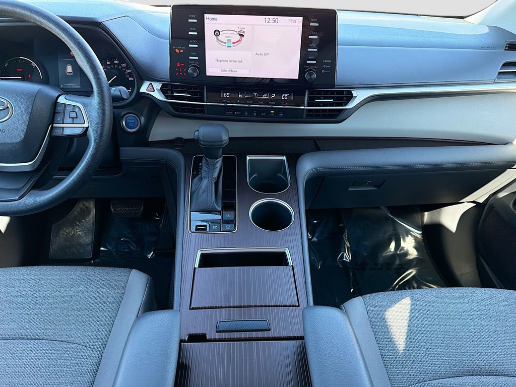 Used 2021 Toyota Sienna LE image 18