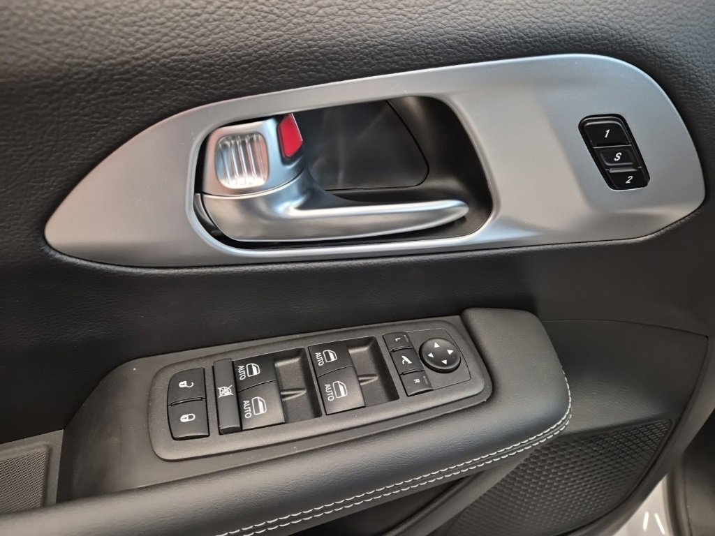 New 2026 Chrysler Pacifica Limited w/ S Appearance Package image 14