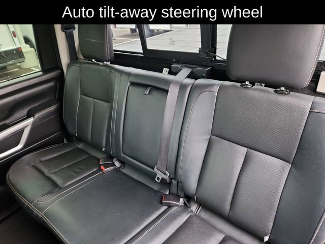 Used 2018 Nissan Titan SL image 28