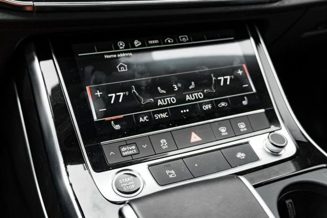 Used 2023 Audi Q8 Premium image 19