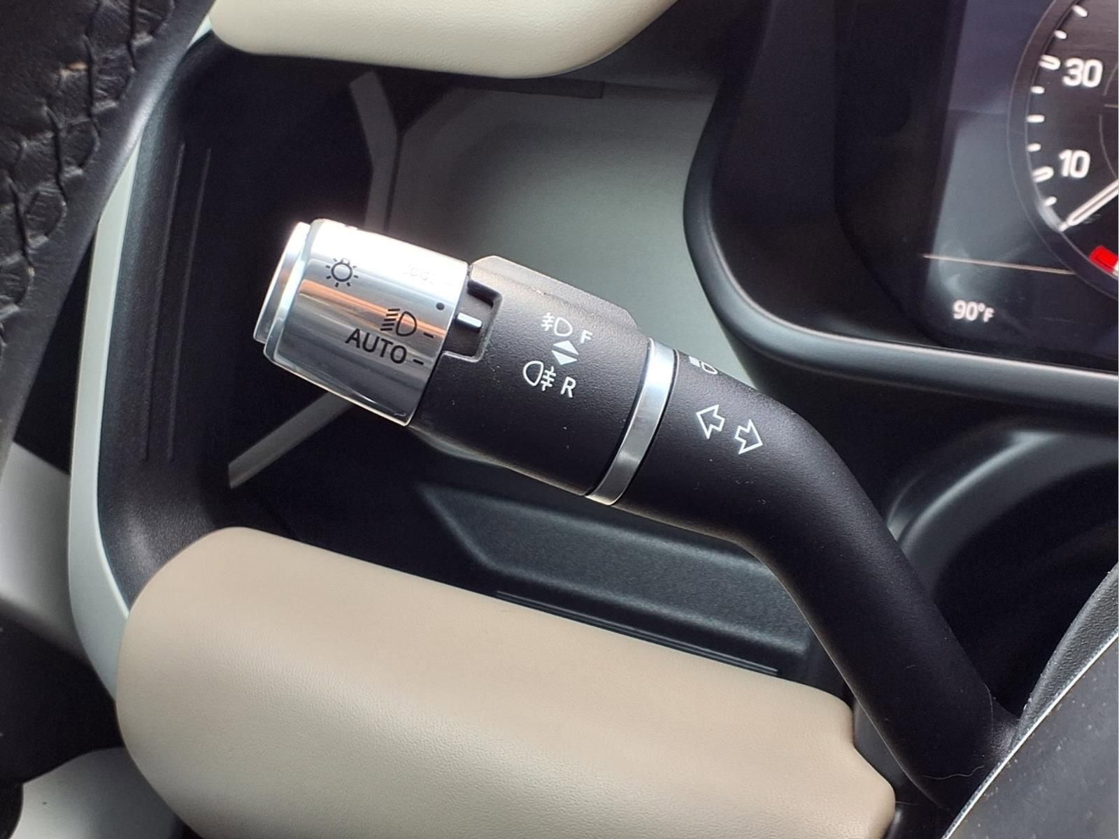 Used 2020 Land Rover Defender 110 HSE image 24