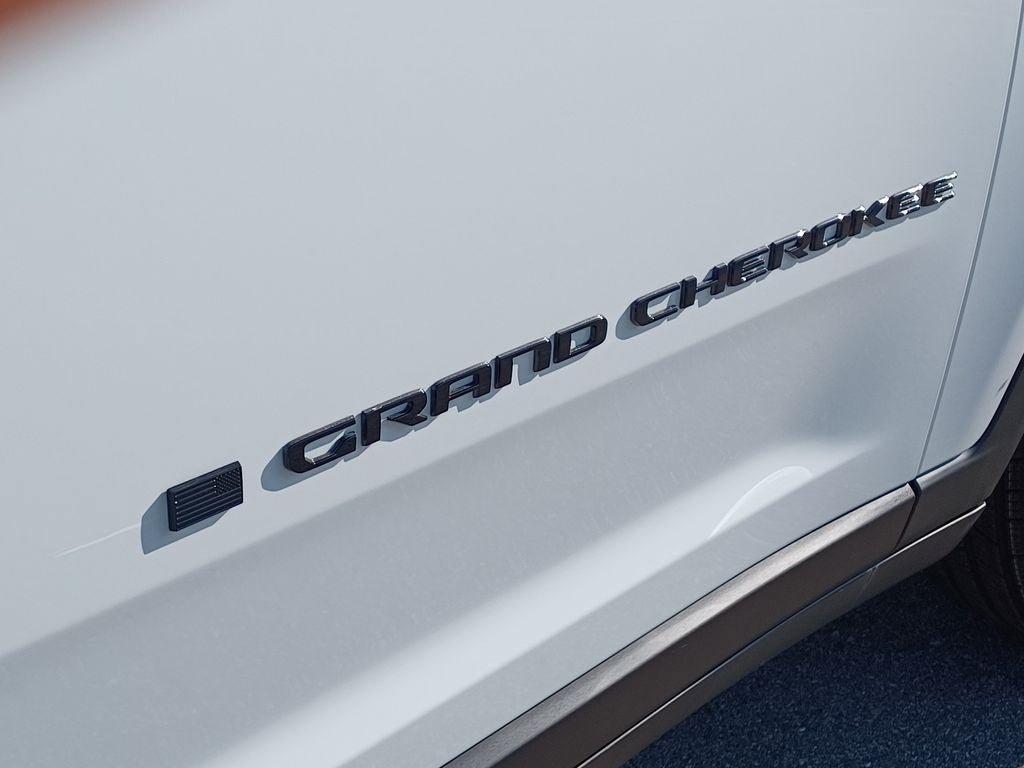 New 2026 Jeep Grand Cherokee L 4WD image 6
