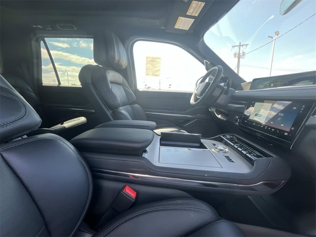 New 2025 Lincoln Navigator Reserve w/ Jet Appearance Package image 19