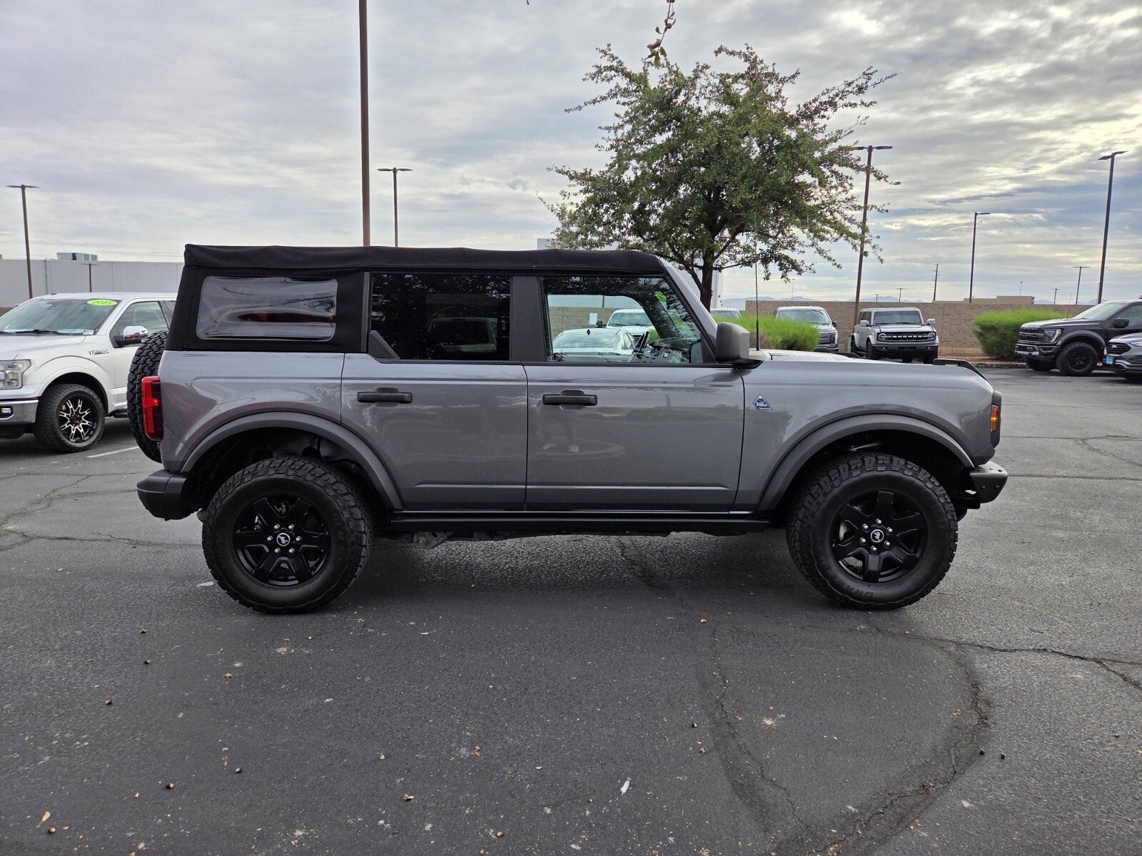 Certified 2021 Ford Bronco Black Diamond image 7
