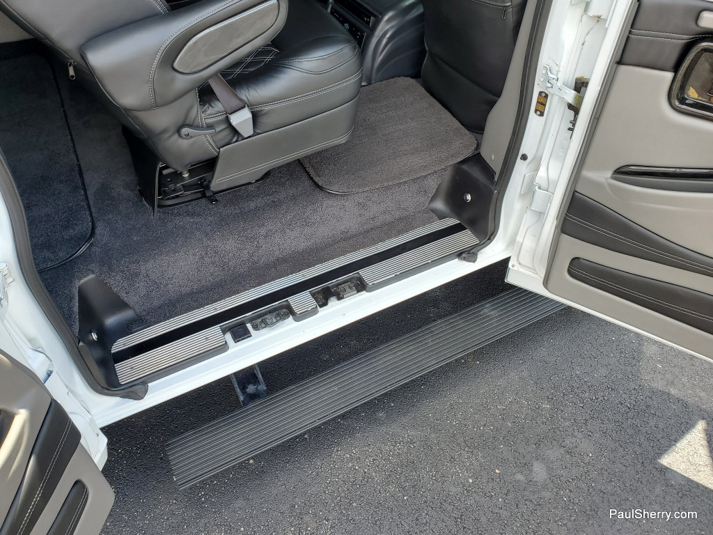 Used 2023 Chevrolet Express 2500 RWD image 25
