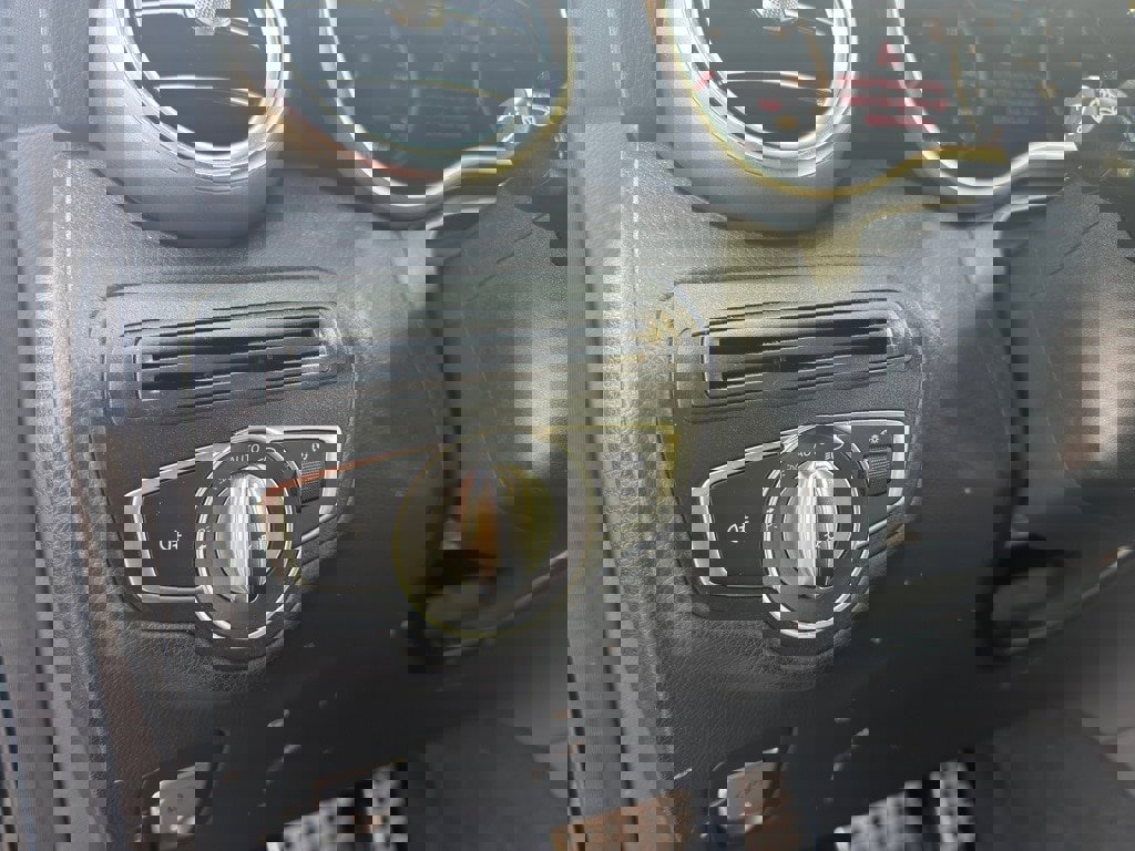 Used 2020 Mercedes-Benz GLC 300 4MATIC image 15