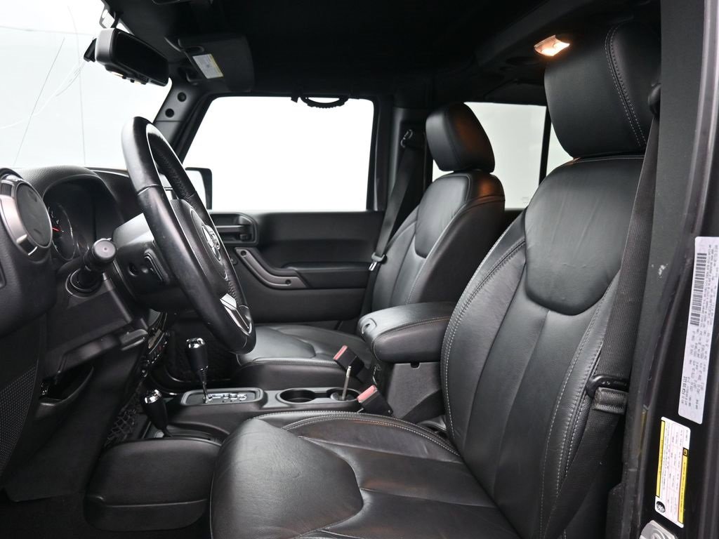 Used 2018 Jeep Wrangler Unlimited Sahara image 10